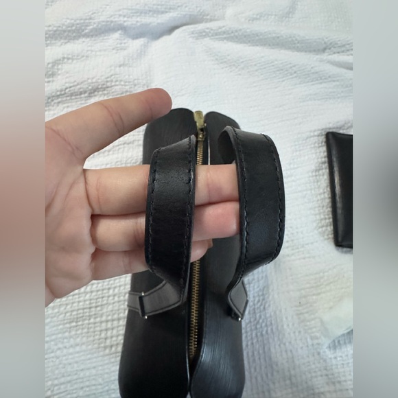 Epi Papillon LV purse with pouch and wallet - Picture 13 of 15